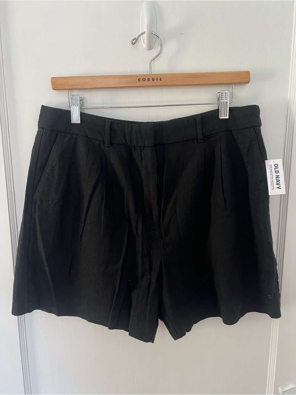 NWT - Old Navy - Extra High-Waisted Taylor Trouser Shorts - 5-inch inseam Black - Picture 2 of 8